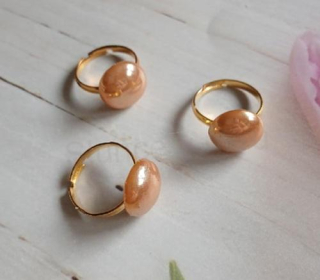 Nastavitelný prsten s pokovenou perlou – meruňková (BP611)