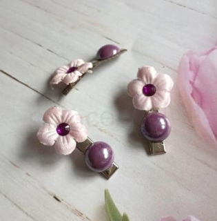 Spona, pineta se zoubky do vlasů, fialová pokovená perla a růžová kytička (H786)