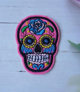 Nášivka lebka Skull 7 × 5,1 cm růžová (C901)