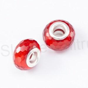 Korálek s velkým průvlekem (AC135)