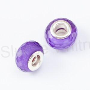 Korálek s velkým průvlekem (AC138)