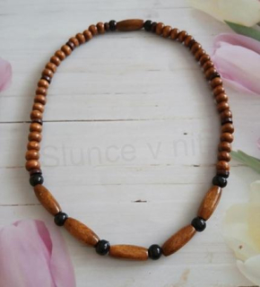 Dřevěný korálkový náhrdelník z přírodního dřeva (BD110)