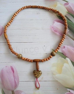 Dřevěný korálkový náhrdelník se srdíčkem (BD113)