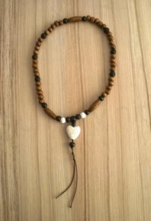 Dřevěný náhrdelník s lávou (BD114)