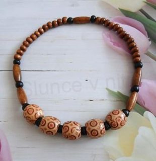 Dřevěný korálkový náhrdelník z přírodního dřeva (BD117)