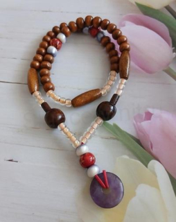 Dřevěný náhrdelník s ametystem (BD122)