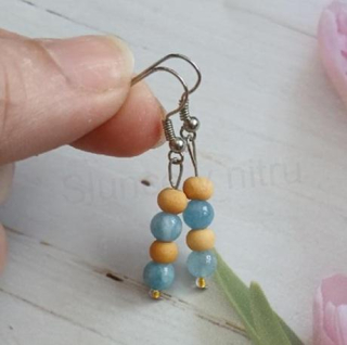 Dřevěné náušnice z chirurgické oceli a chalcedonu (BB159)