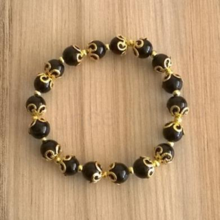 Minerální náramek onyx s ozdobami (BC307)