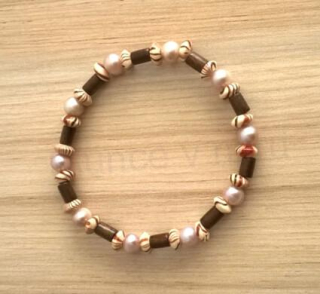 Minerální náramek řiční perla s ozdobami (BC348)