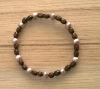 Minerální náramek řiční perla s ozdobami (BC350)