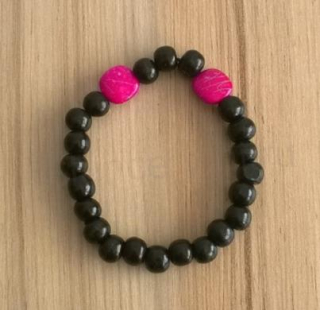 Dřevěný korálkový náramek s ozdobami (BC355)