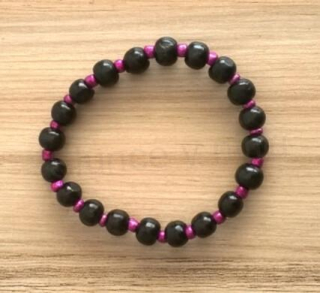 Dřevěný korálkový náramek s ozdobami (BC369)