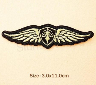 Samolepicí nažehlovací nášivka – zlatá křídla, 3 × 11 cm (C219)