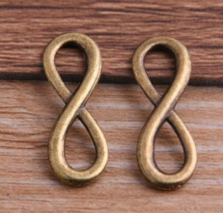 Přívěsek nekonečno – 8 × 23 mm (AA211)