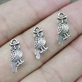 Přívěšek sova – 6 × 16,5 mm (AA217)