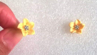 Puzetové náušnice hypoalergenní kytičkové (BB260)