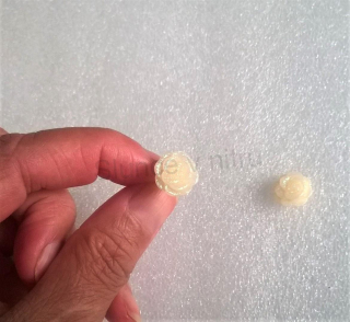 Puzetové náušnice hypoalergenní kytičkové (BB261)