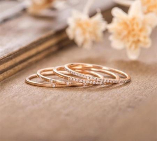 Dámský prsten s čirými křišťály – jemný, elegantní, více druhů (BP36)