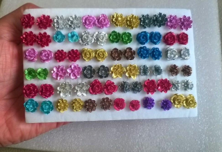 Puzetové náušnice hypoalergenní kytičkové (BB262)