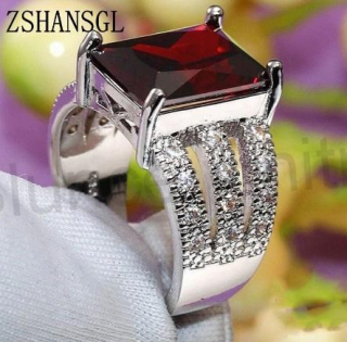 Postříbený prsten s rubínem a zirkony (BE83)