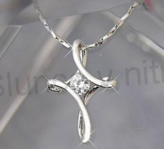 Postříbřený netradičný náhrdelník se zirkonem (BD215)