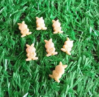 Žlutý korálek zajíček 9 x 14 mm (AC224)