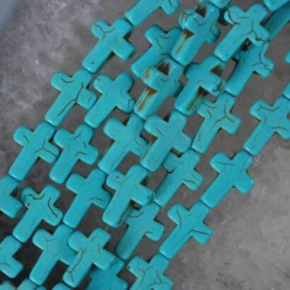 Tyrkysový kříž z minerálů - 12,3 x16 mm modrý (X231)