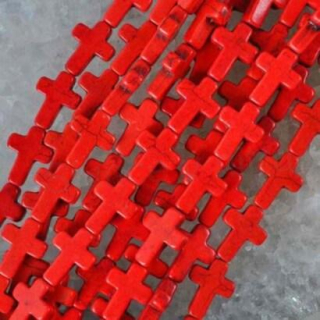 Tyrkysový kříž z minerálů - 12,3 x16 mm červený  (X231)