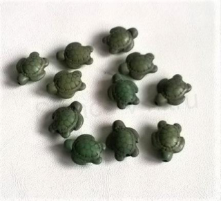 Tyrkysová želva z minerálů - 15,4 x19 mm zelená tmavá (X232)