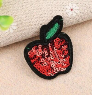 Nášivka jablíčko 4,5 x 4 cm (C323)