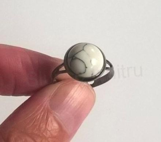 Nastavitelný černý minerální prsten  Magnezit (X237)