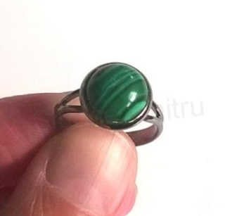 Nastavitelný černý minerální prsten Malachit (X239)