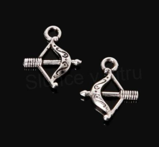 Přívěšek Kuše s šípem - 16x14 mm (AA13)