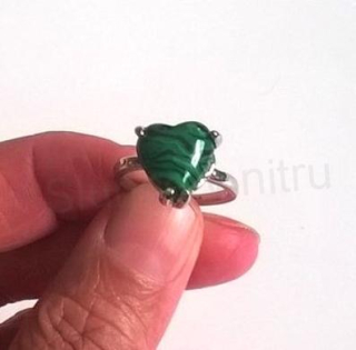 Minerální prsten s malachitem Srdce postříbřeno (X264)