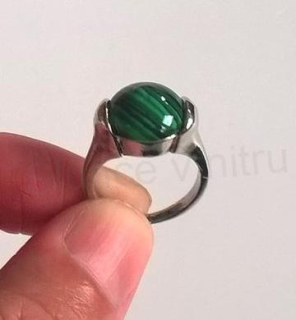 Minerální prsten s malachitem postříbřeno  (X274)