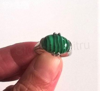 Minerální prsten s malachitem postříbřeno (X275)