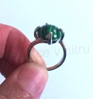 Minerální prsten s malachitem postříbřeno (X277)