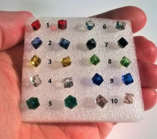 Hypoalergenní náušnice kostka křišťálové (BB423)