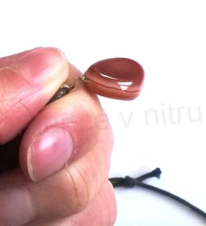 Achátový náhrdelník na nastavitelné šňůrce (X478)