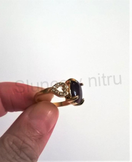 Prsten s polodrahokamenem Kočičí oko a zirkony (BP95)