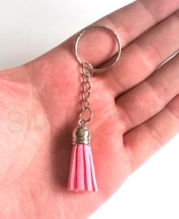 Přívěsek na klíče - kožený střapec (D339)