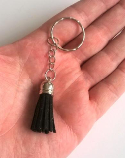 Přívěsek na klíče - kožený střapec (D343)