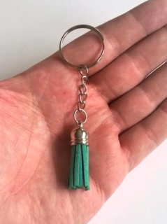 Přívěsek na klíče - kožený střapec (D346)