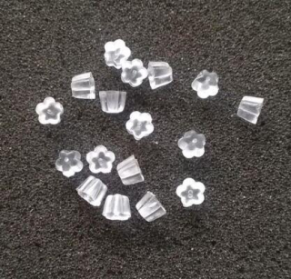 Náušnicová zarážka silikon kytička 4,5 mm 1 Pár (AA53)