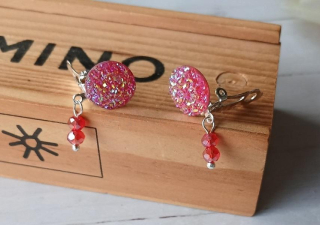Náušnice klipsy ozdobné měnicí barvu na světle 12 mm (BB456)