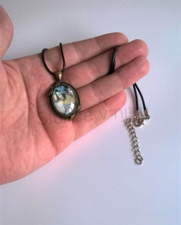 Náhrdelník s přívěškem dívky, postavy (BD333) 