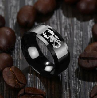 Černý prsten z chirurgické oceli / titán - Skorpion, štír (BP304)