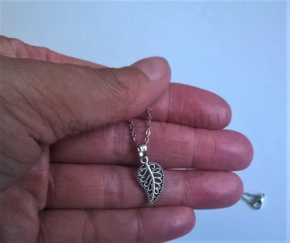 Náhrdelník s přívěškem lístek z chirurgické oceli (BD359) 