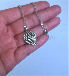 Náhrdelník s přívěškem lístek z chirurgické oceli (BD360) 