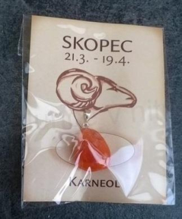 Minerální přívěsek Karneol znamení - SKOPEC (X535)